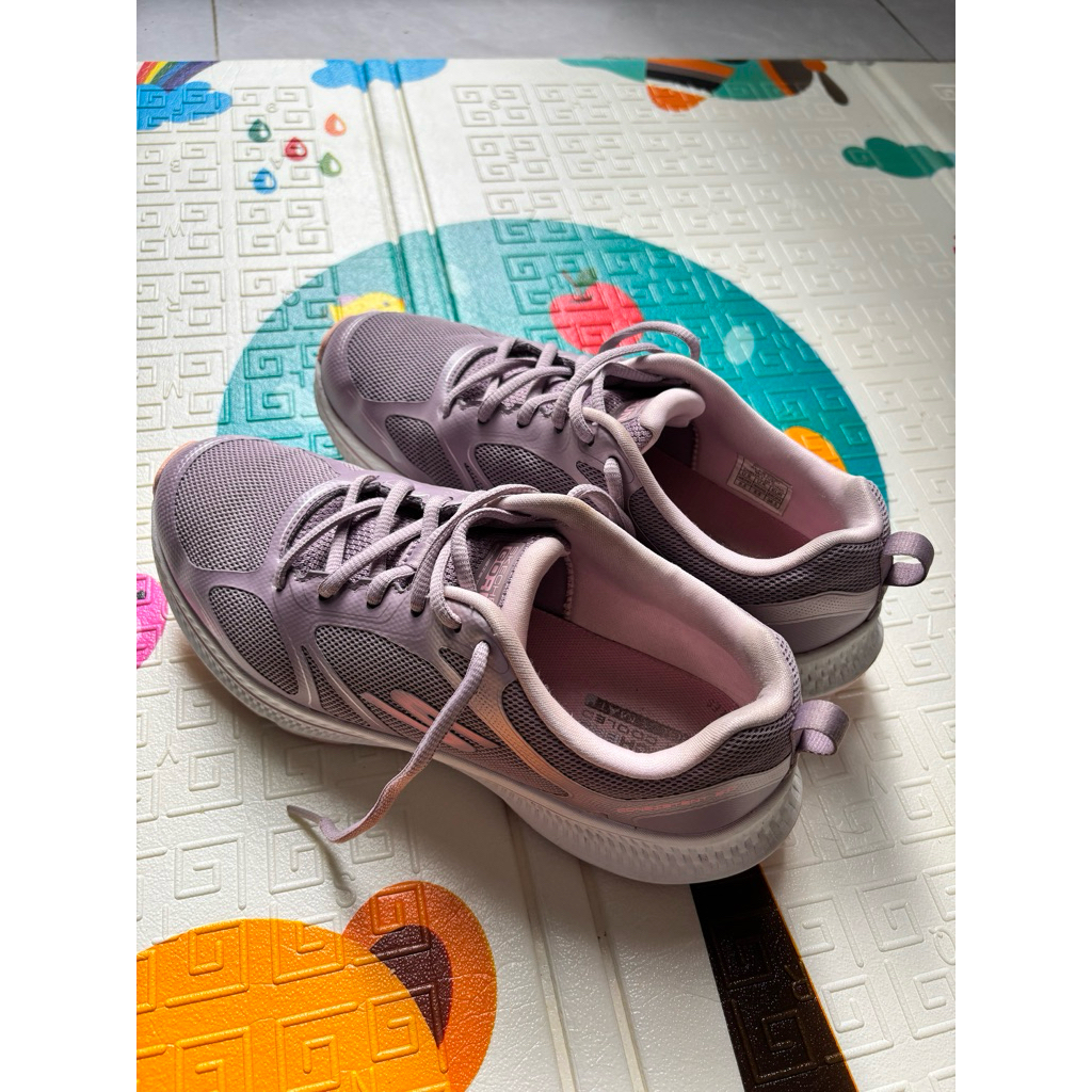 preloved skechers go run consistent 2.0
