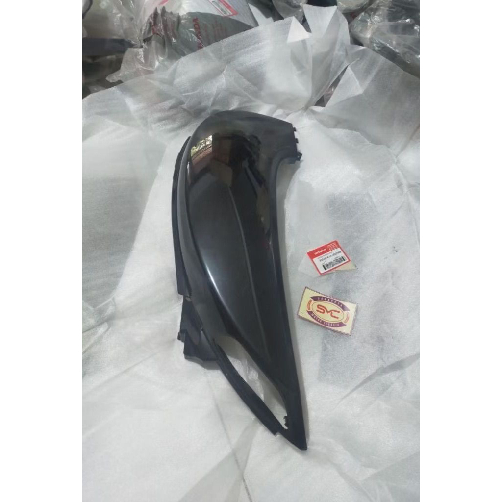 Cover Body Kanan Hitam Honda Scoopy FI K16G 83500K16900FMB