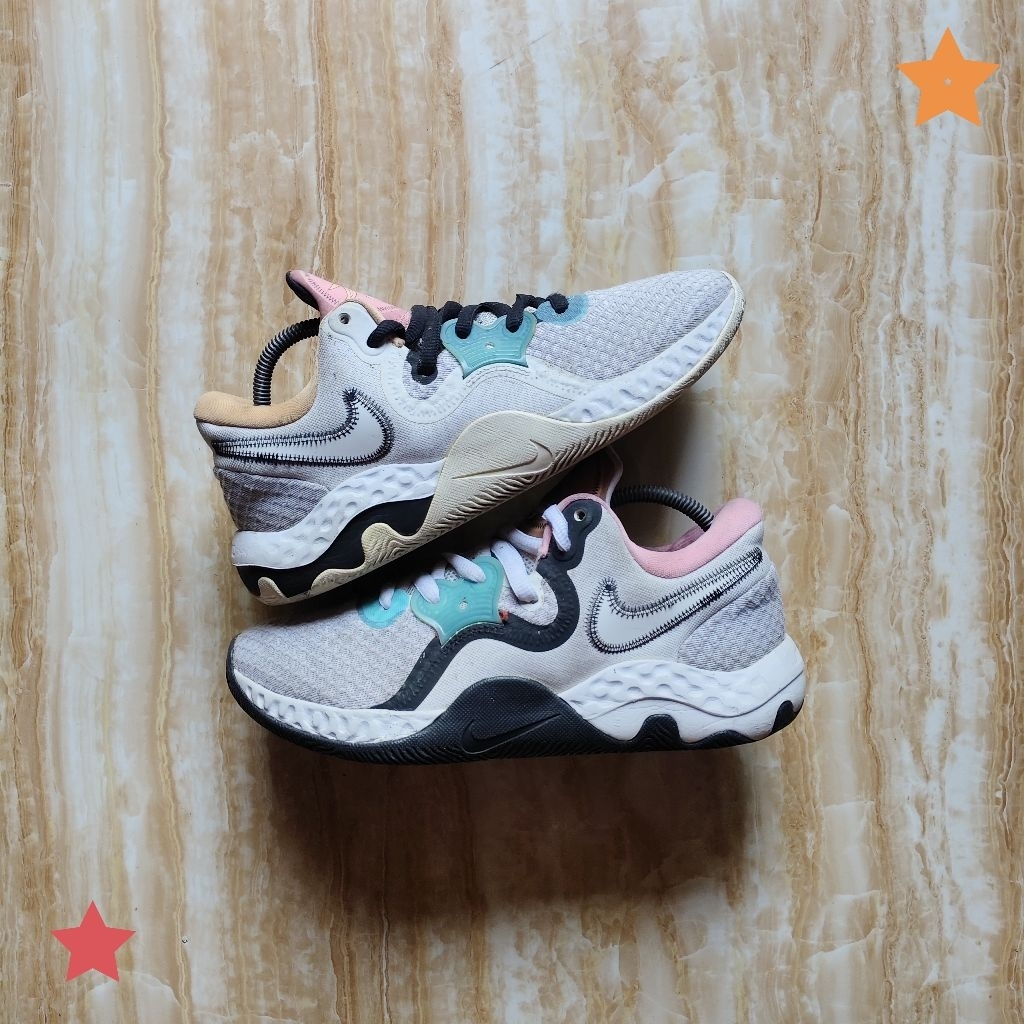 Nike Renew Elevate 2 size 42