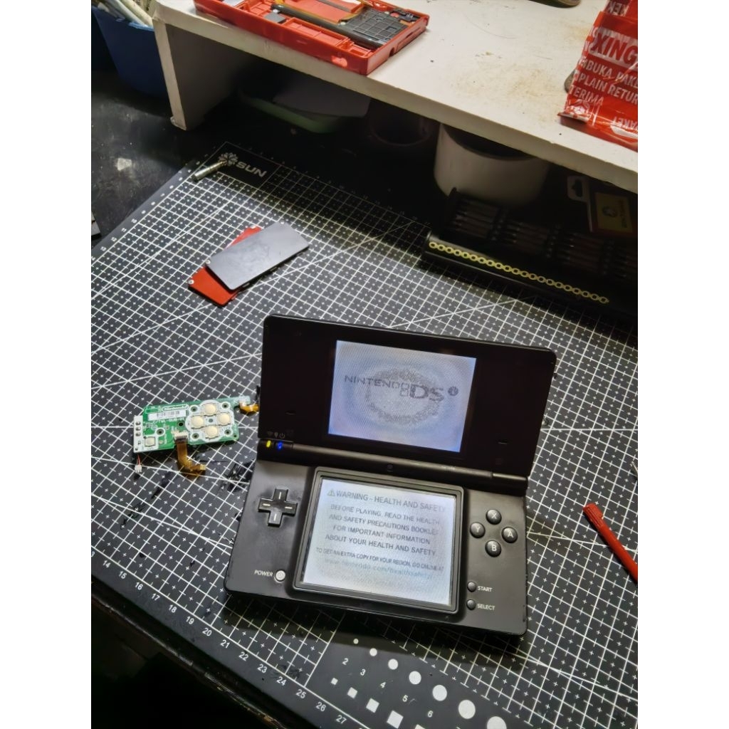 NINTENDO Dsi (JUNK/BAHAN/RUSAK)