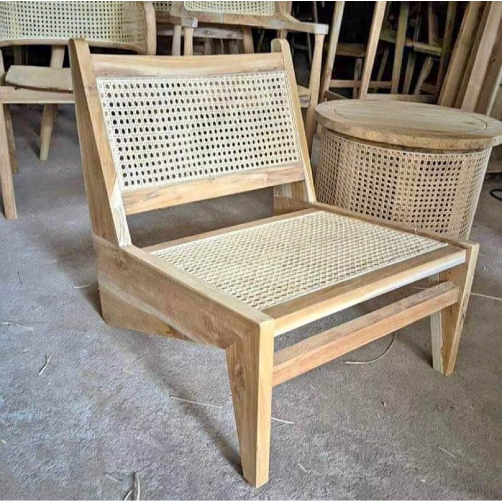 kursi santai rotan minimalis / kursi malas rotan aesthetic / kursi malas rotan kayu jati