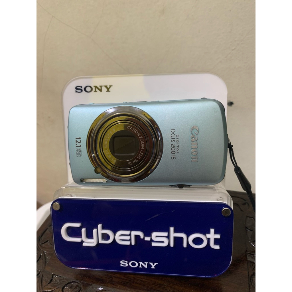 Canon Ixus 200 IS ice blue