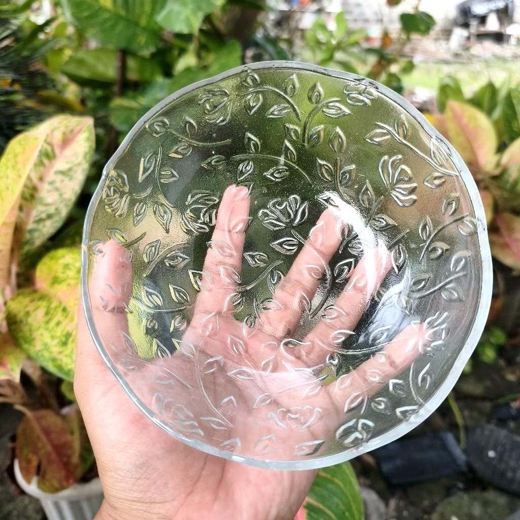 MANGKOK KACA MOTIF DAUN TIMBUL