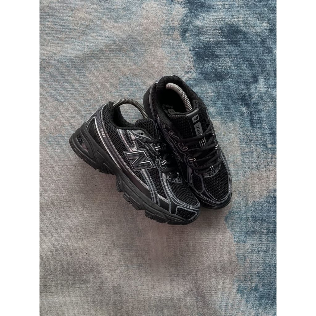 NB 740 BLACK SILVER