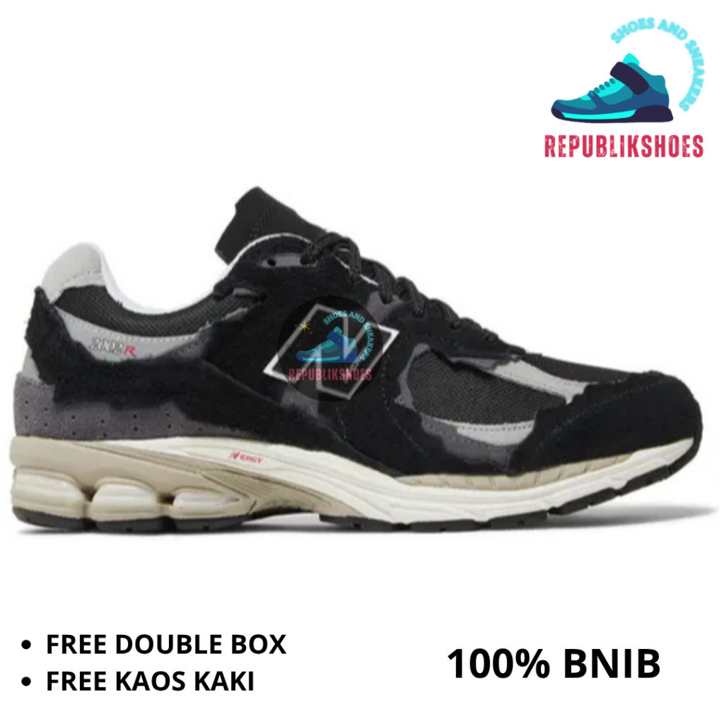 Sneakers Pria 2002R Protection Pack Black