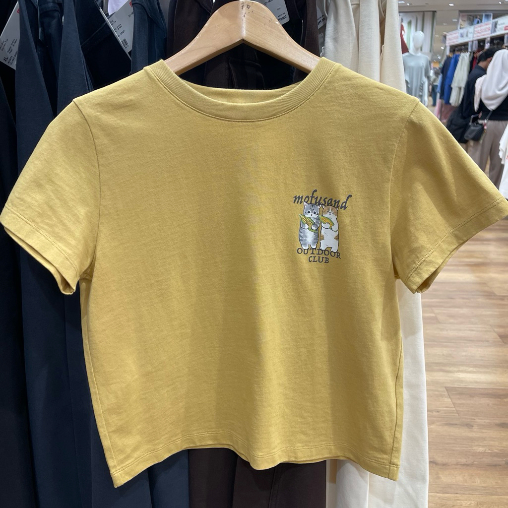 Tshirt Uniqlo Woman Mofusand yellow