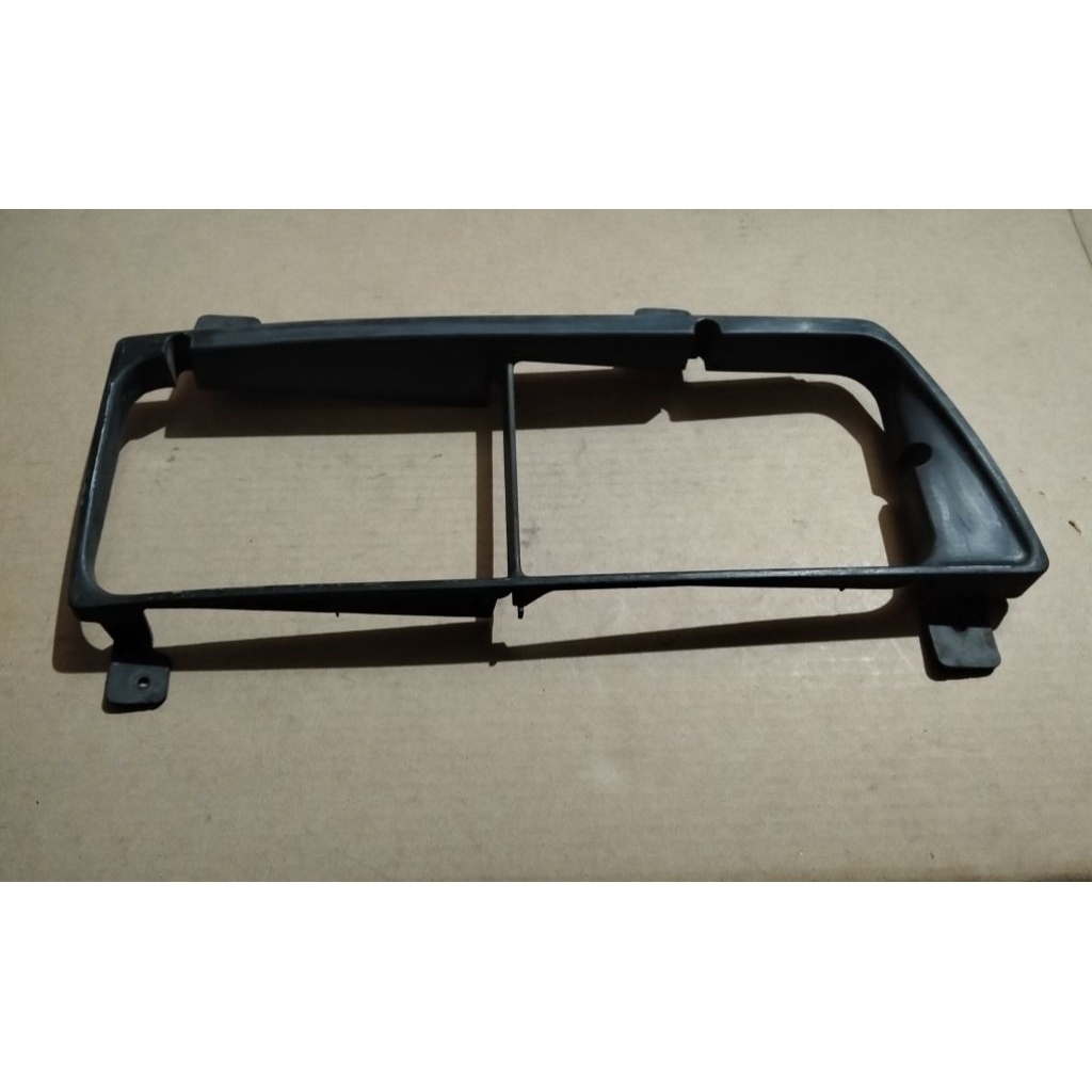 Ring Lampu Depan Isuzu Elf Lama Original