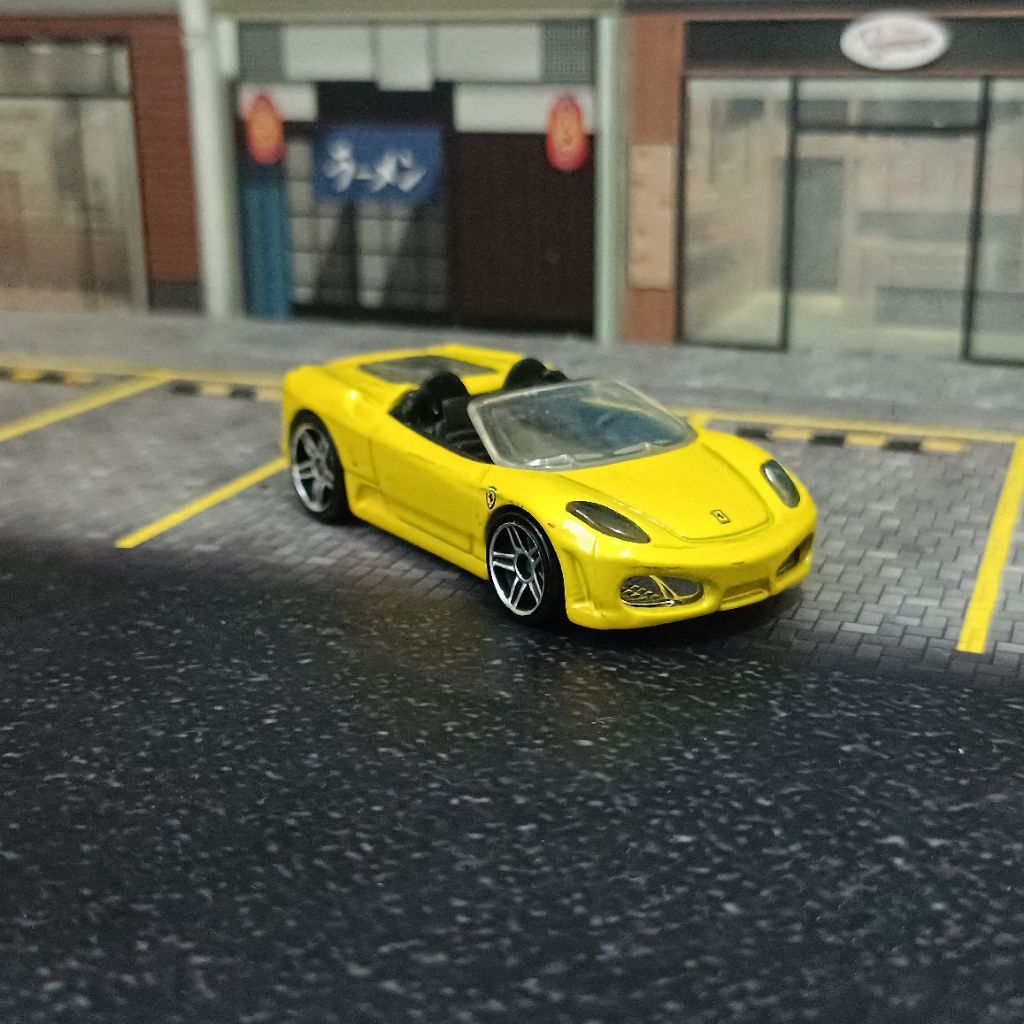 Hotwheels Ferrari F430 Spyder kuning first edition LOOSE