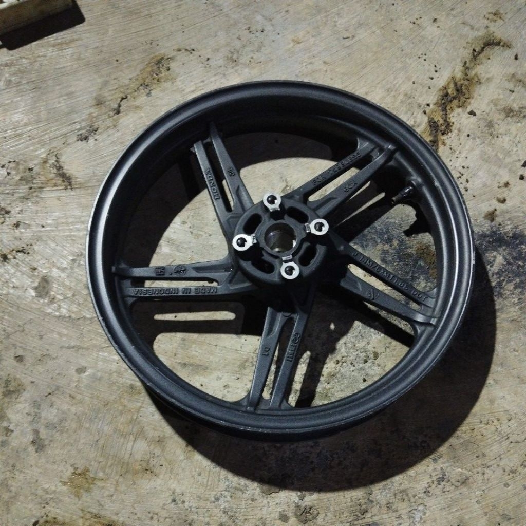 pelek depan original honda beat street ,beat eco sejenis
