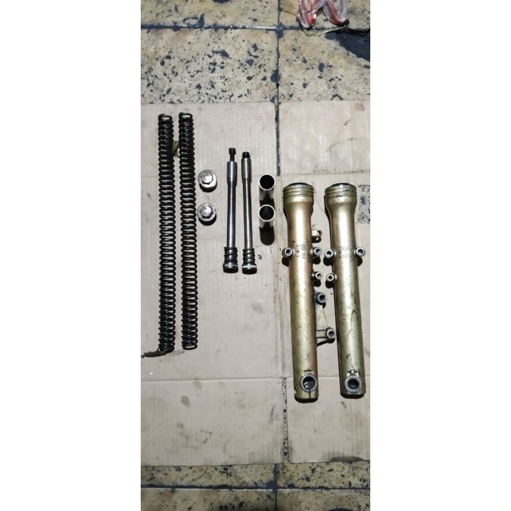 (bottom) tabung shock depan kawasaki ninjaRR