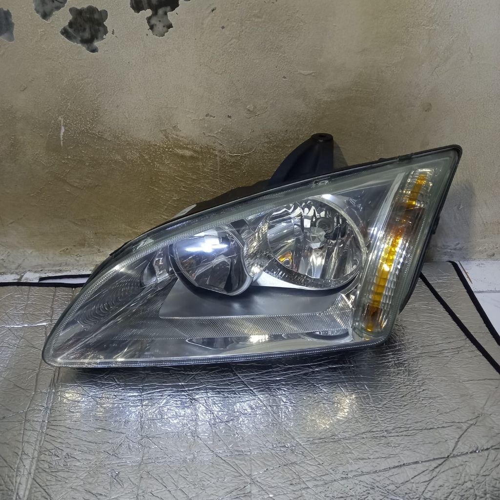 headlamp Ford focus