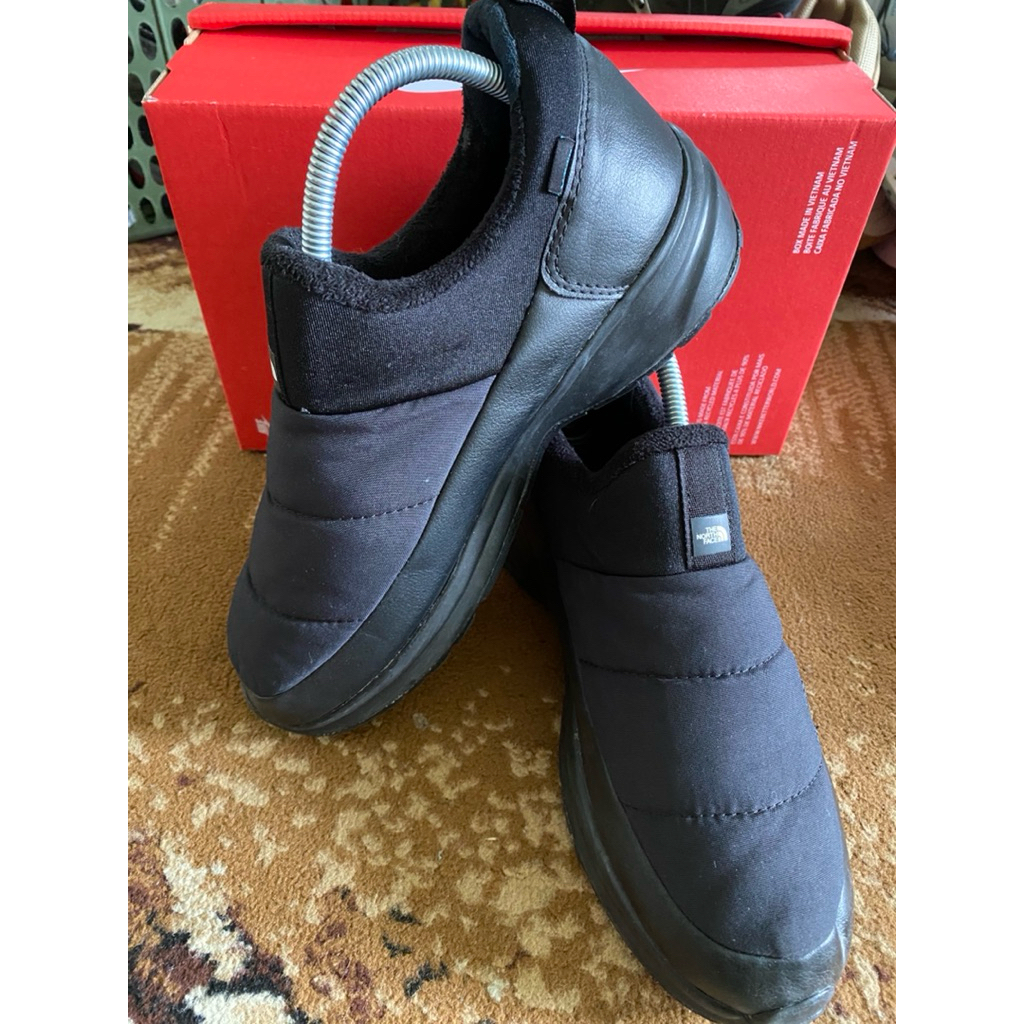 SEPATU TNF PL
