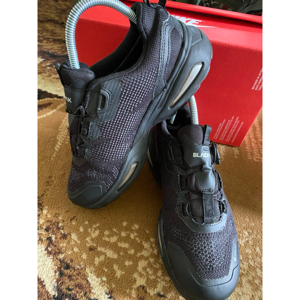 SEPATU BLACKYAK PL
