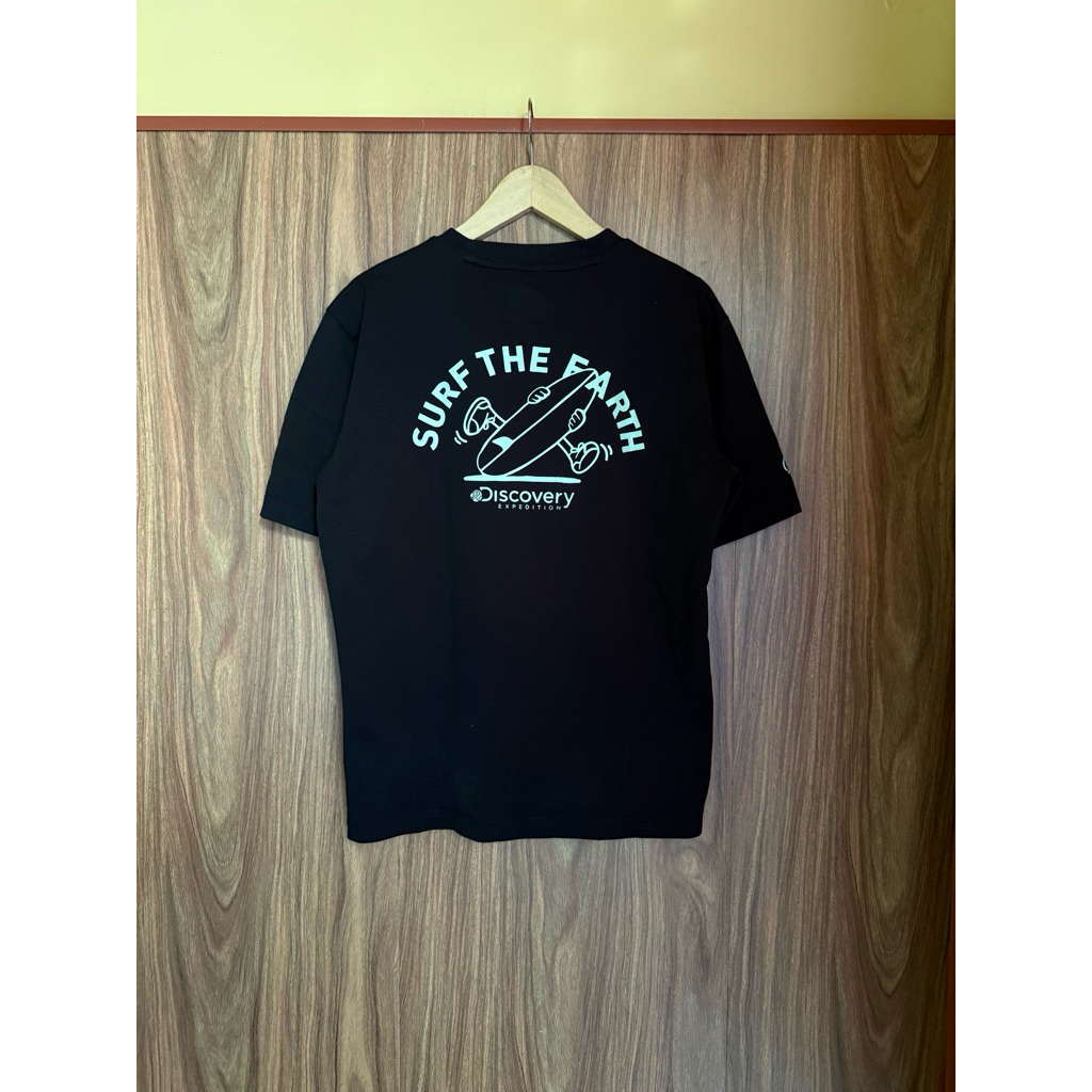Baju Kaos Discovery Hitam Pekat Second