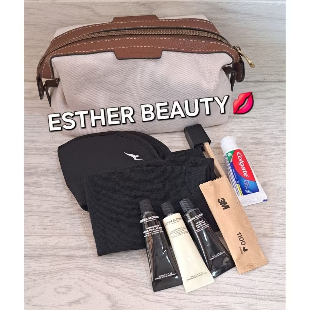 NEW QANTAS LIMITED EDITION TRAVEL SET