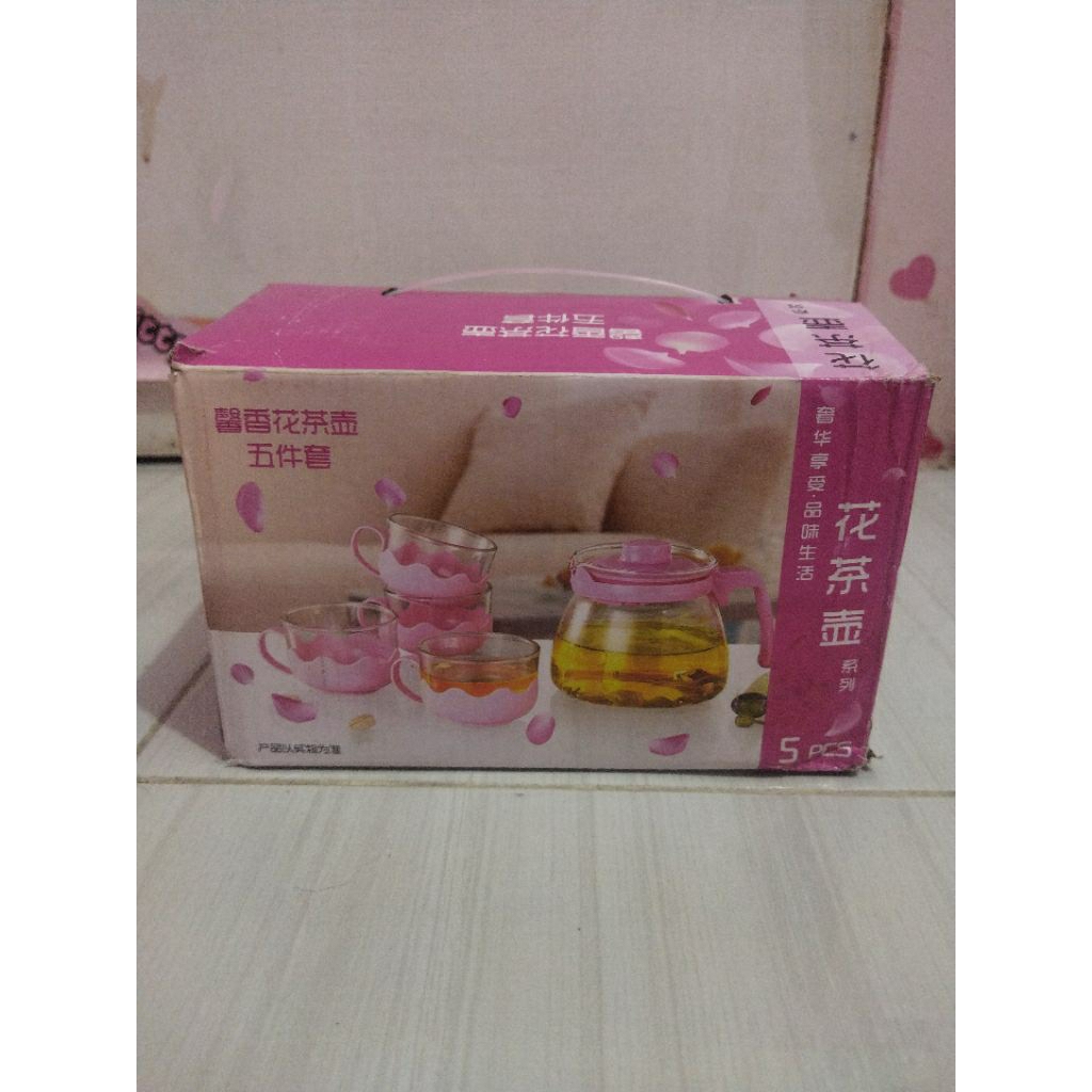 set teko kaca + 4 gelas pink NEW