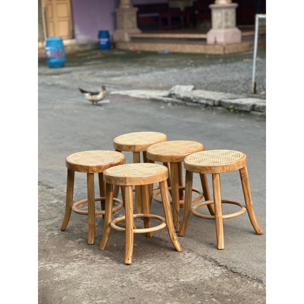 STOOL ROTAN BUNDAR/kursi bundar rotan minimalis+finishing kayu jati