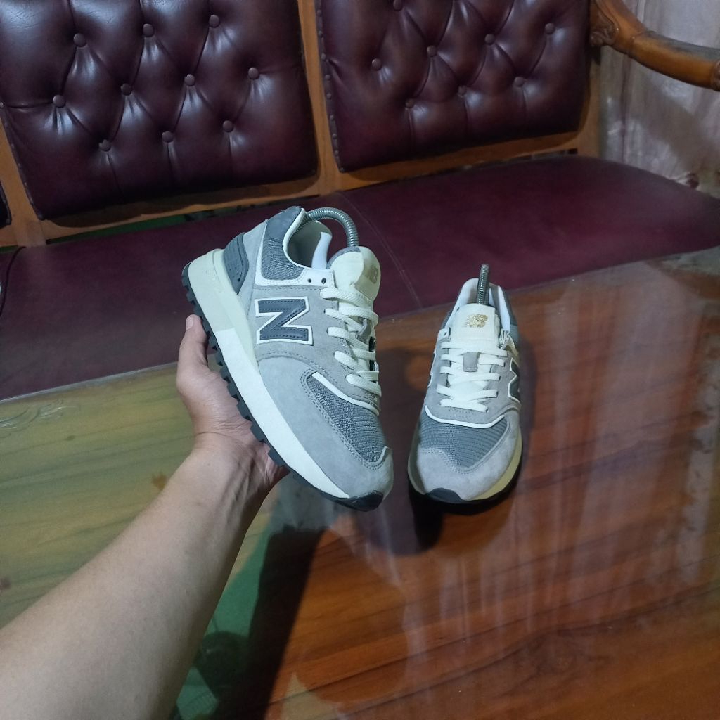NEW BALANCE 574 LEGACY | SEPATU SECOND BRANDED | SNEAKERS PRIA WANITA KEKINIAN