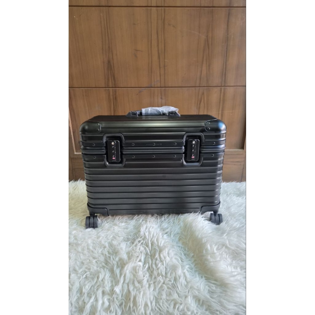 Koper Rimowa Pilot 20 Inch Cabin Size