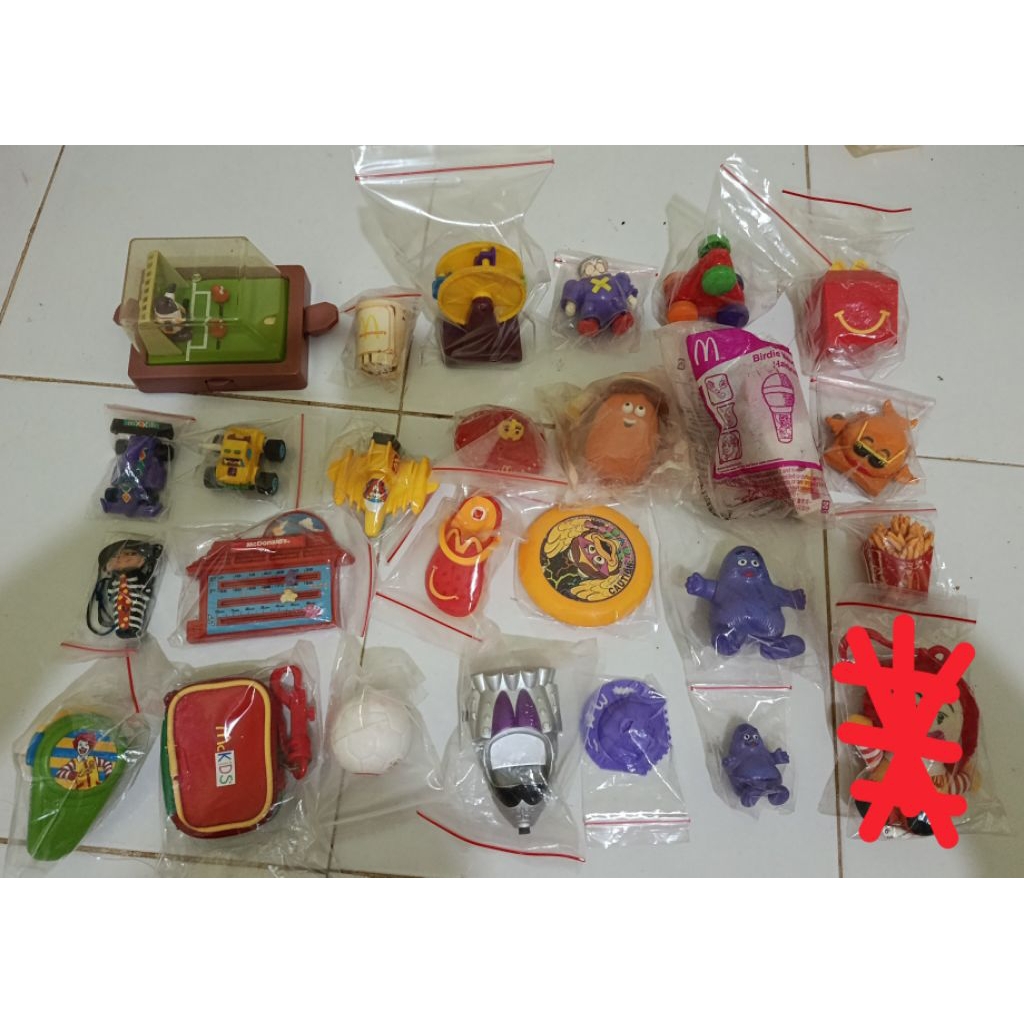 MAINAN HAPPY MEAL MASKOT RONALD MCDONALDS