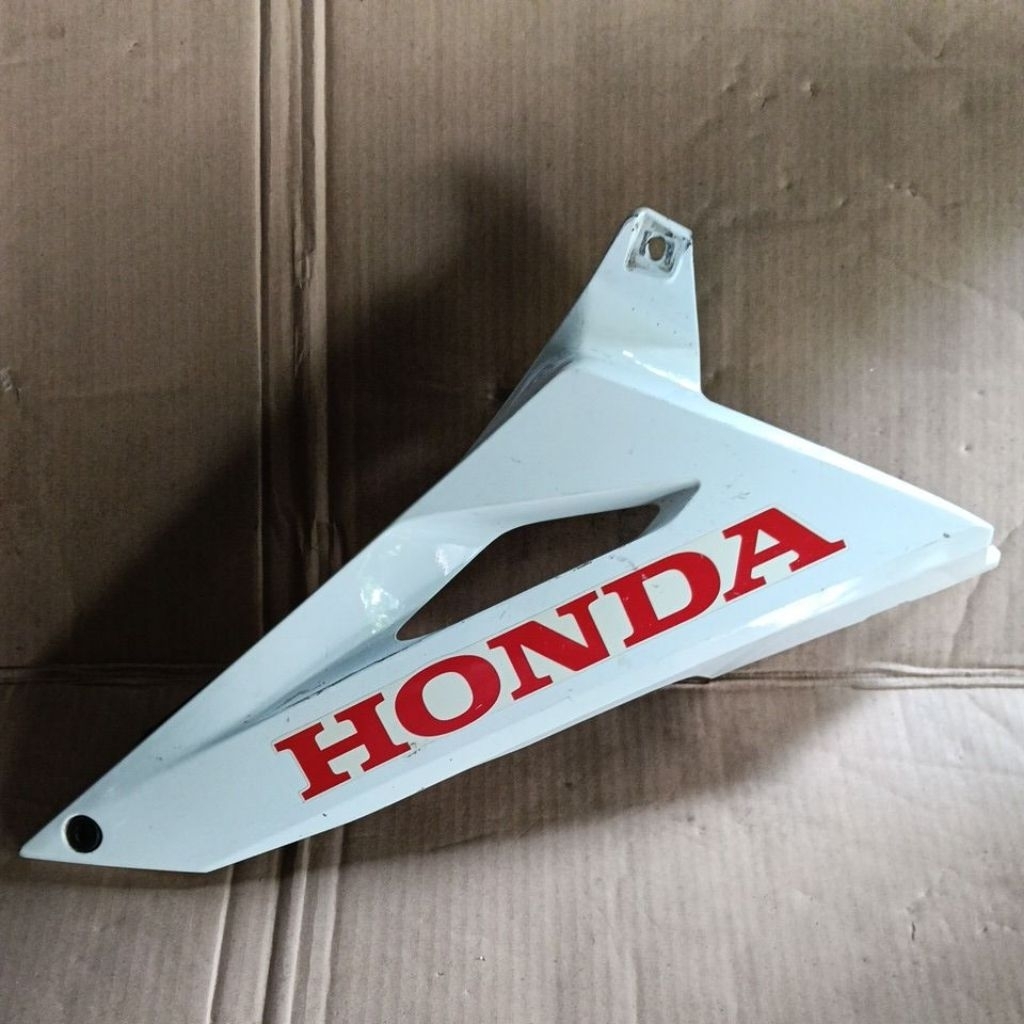 DEK BAWAH COWL BAWAH COVER MESIN part KANAN HondA CBR 150 LED FACELIFT OriginaL SECOND COPOTAN UNDER