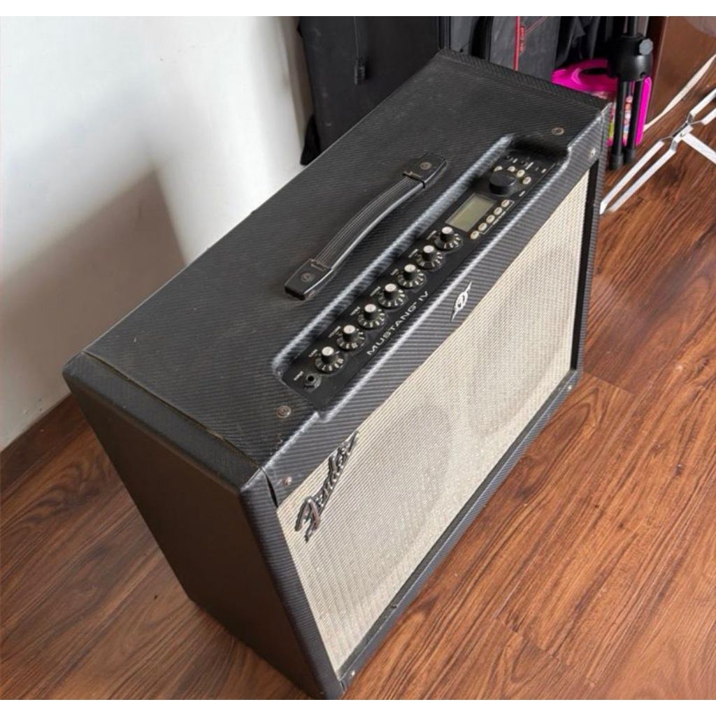 amplifier FENDER MUSTANG IV mustangiV Mustang 4 Sound Gitar