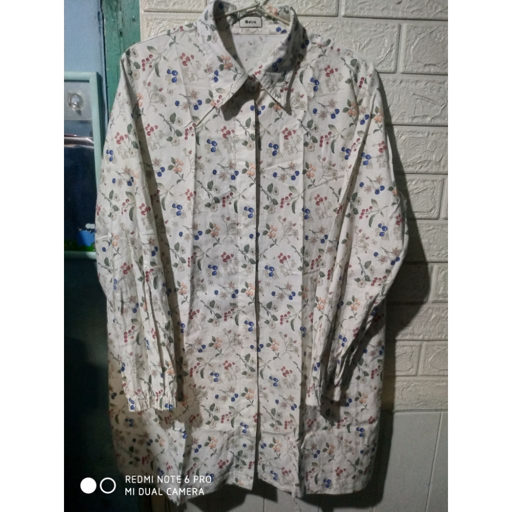 KEMEJA ADISA (2 PCS) & CELANA PRETY WOMAN (1) (PRELOVED)