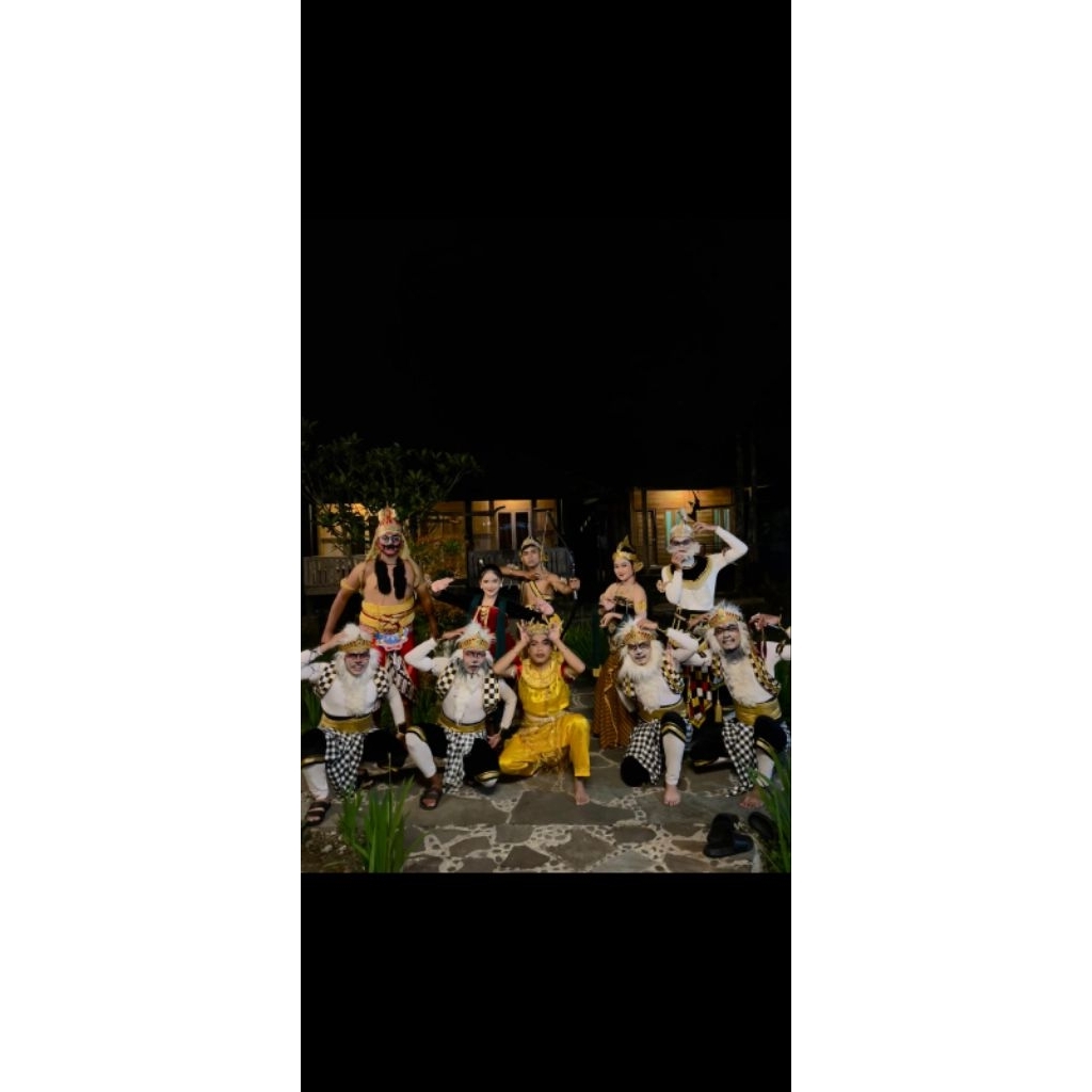 Kostum satu set Anoman obong