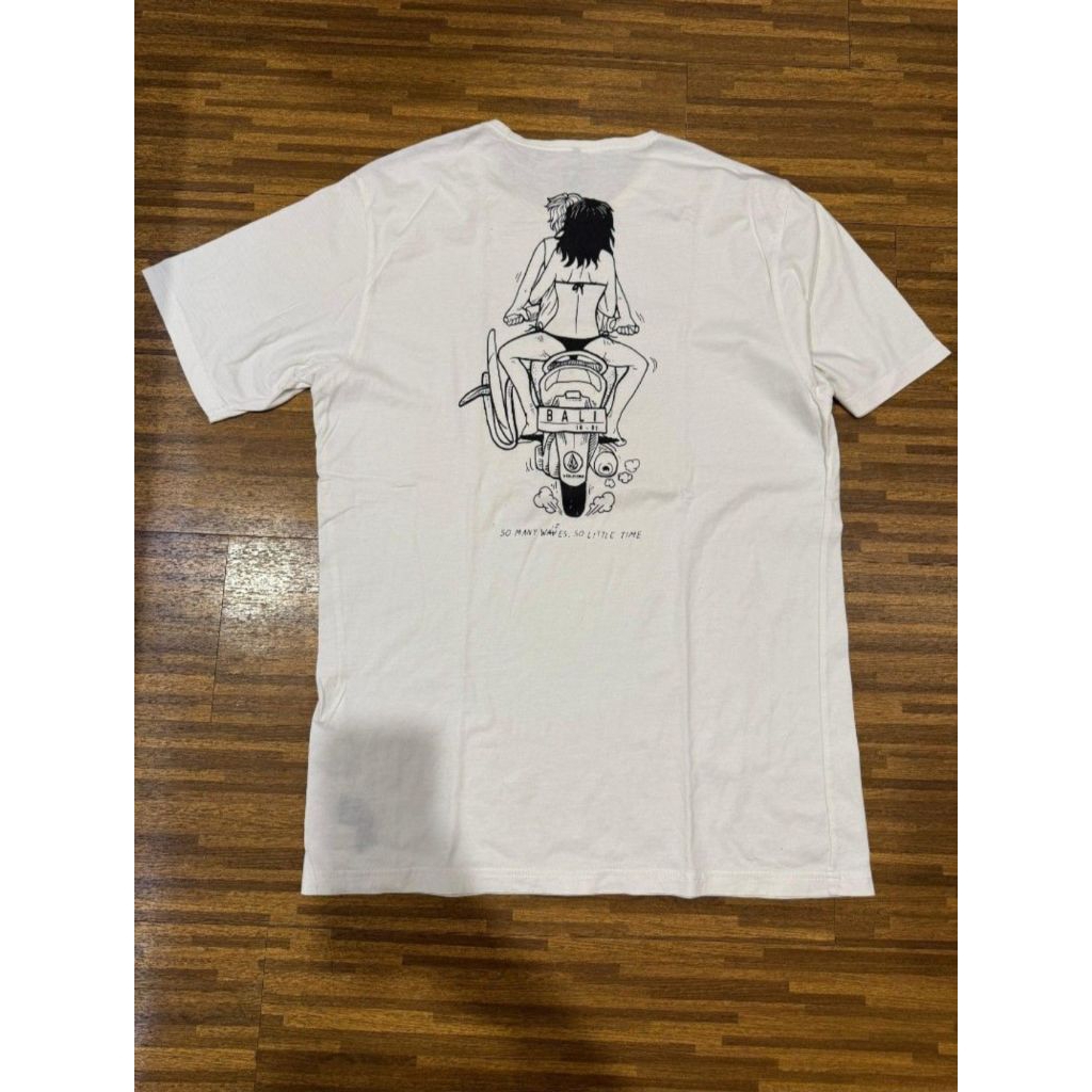 kaos putih bali Volcom