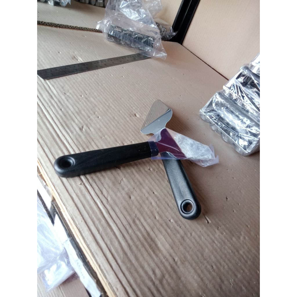 spatula segitiga stainless/ kape kue /spatula stainless/sendok kue