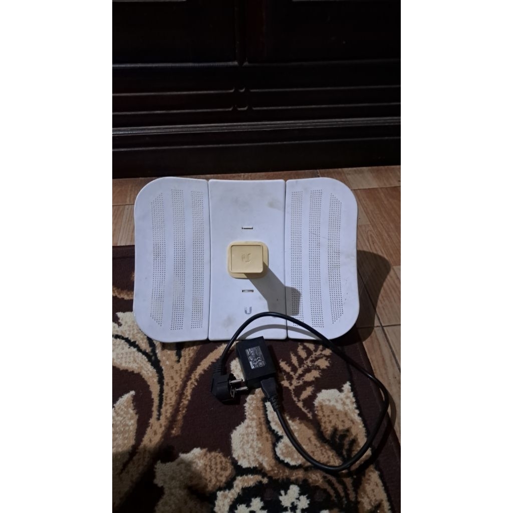 ROUTER OUTDOOR Ubiquiti LiteBeam M5 - BEKAS PEMAKAIAN