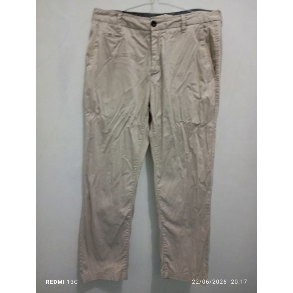 preloved celana panjang chino pria giordano