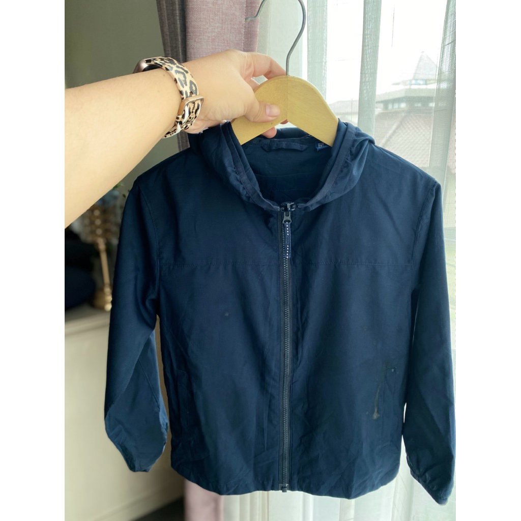 jaket running anak uniqlo pocketable. jaket uniqlo anak waterproof . jaket running anak uniqlo. jake