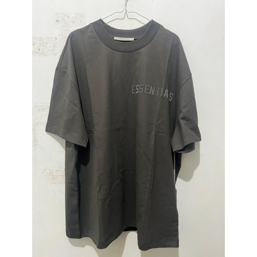 BARU baju kaos ESSENTIALS ORIGINAL
