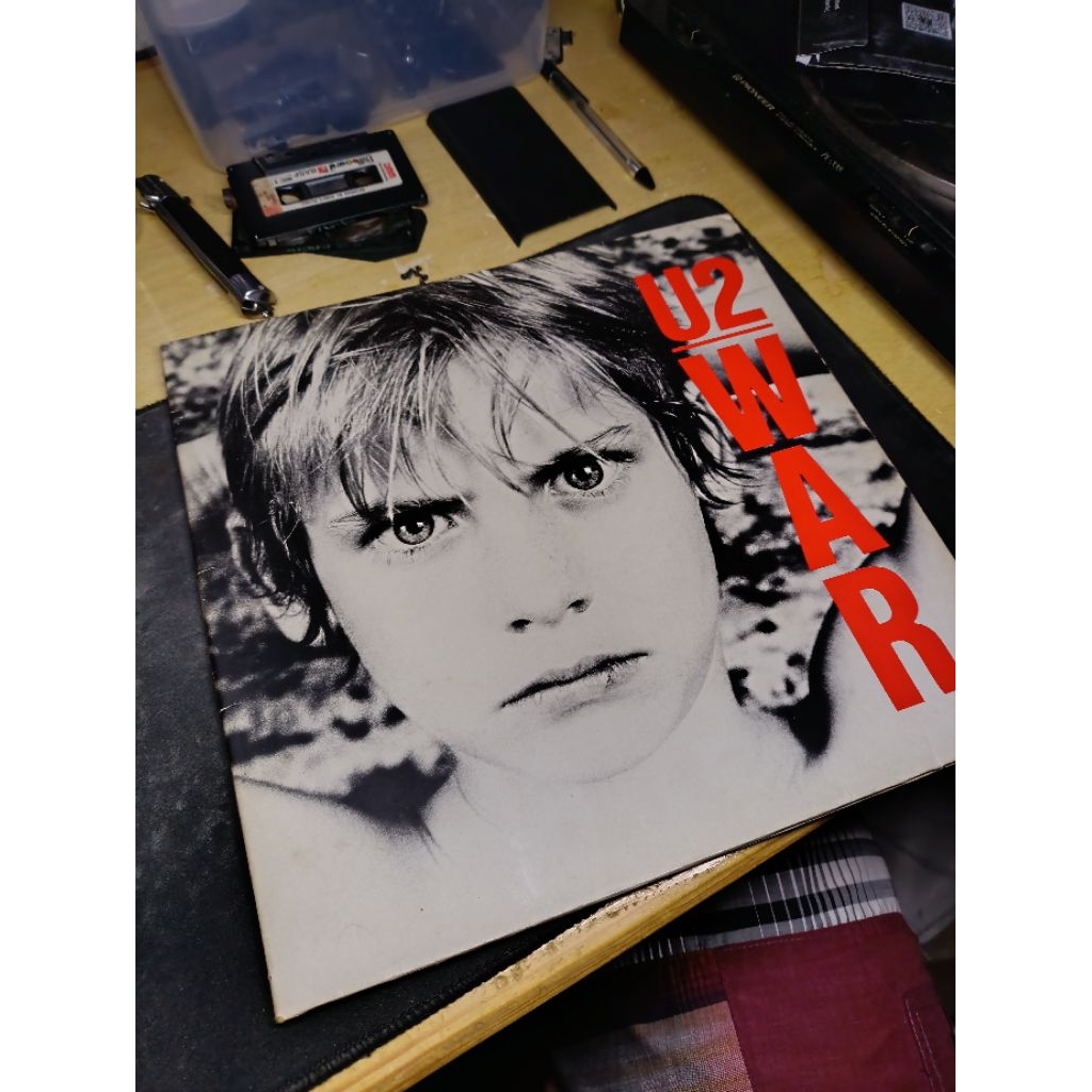 Vinyl U2 WAR - Original, Second Mulus, Piringan Hitam