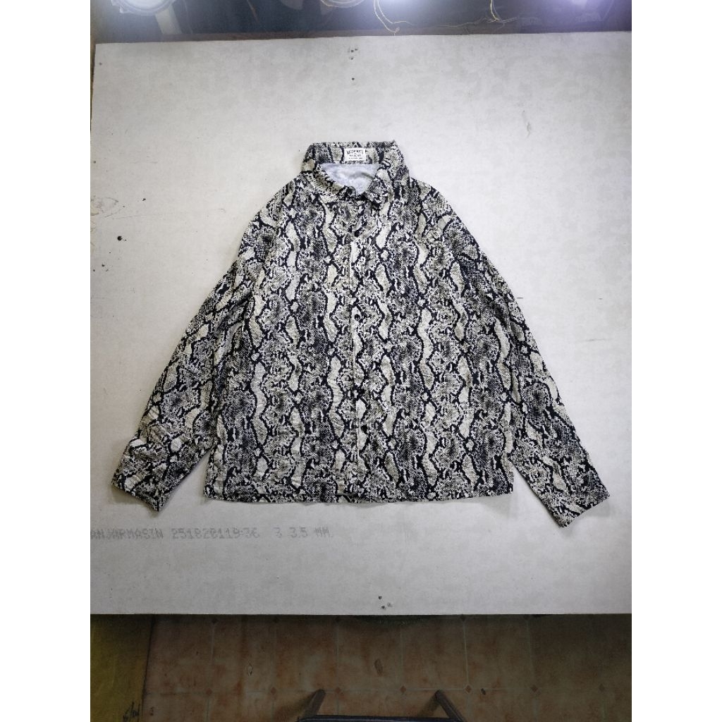 kemeja motif ular k zoom made