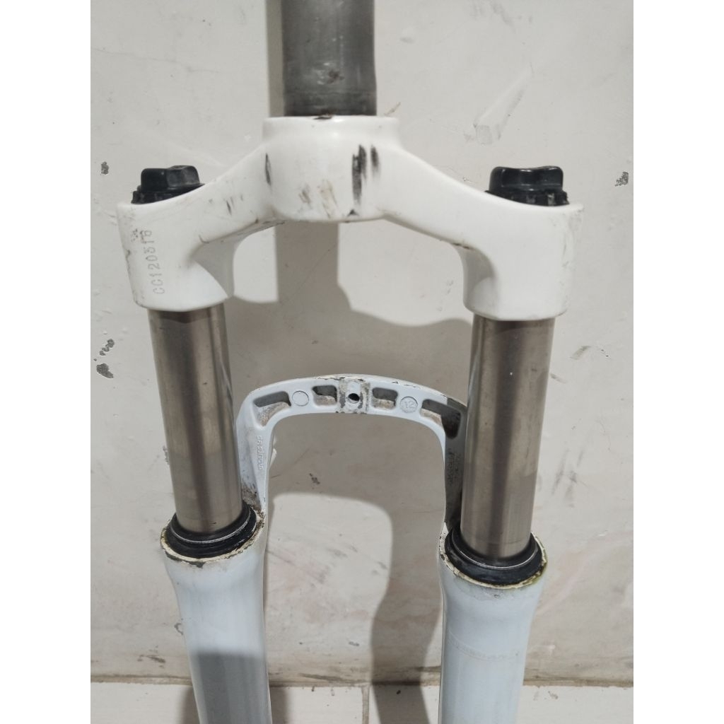 fork suntour XCM ukuran 26 travel 100 copotan polygon premier 4