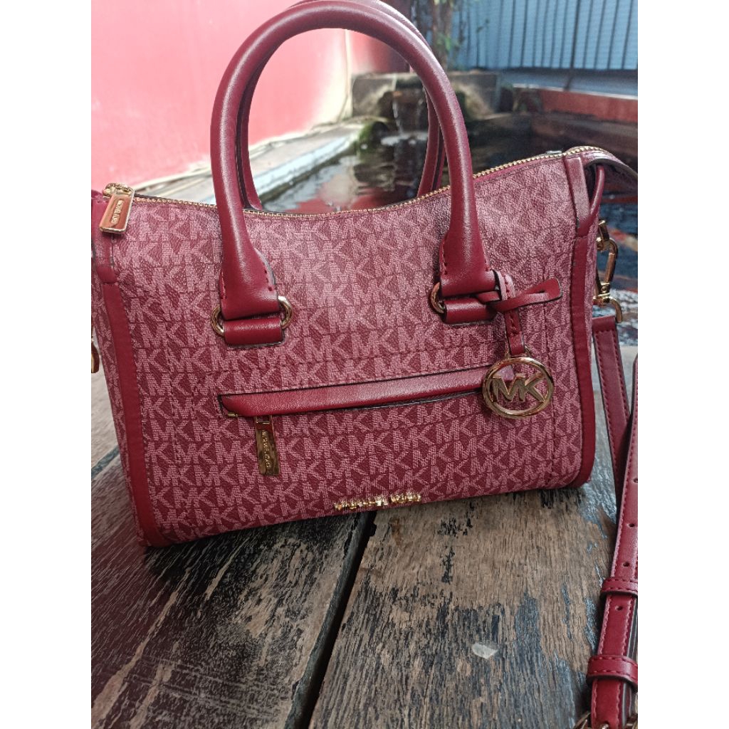 Michael Kors  Carine Mulberry