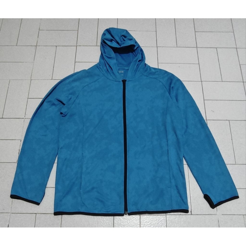 Jaket Sport Running Uniqlo Dry Ex Biru Motif Camo