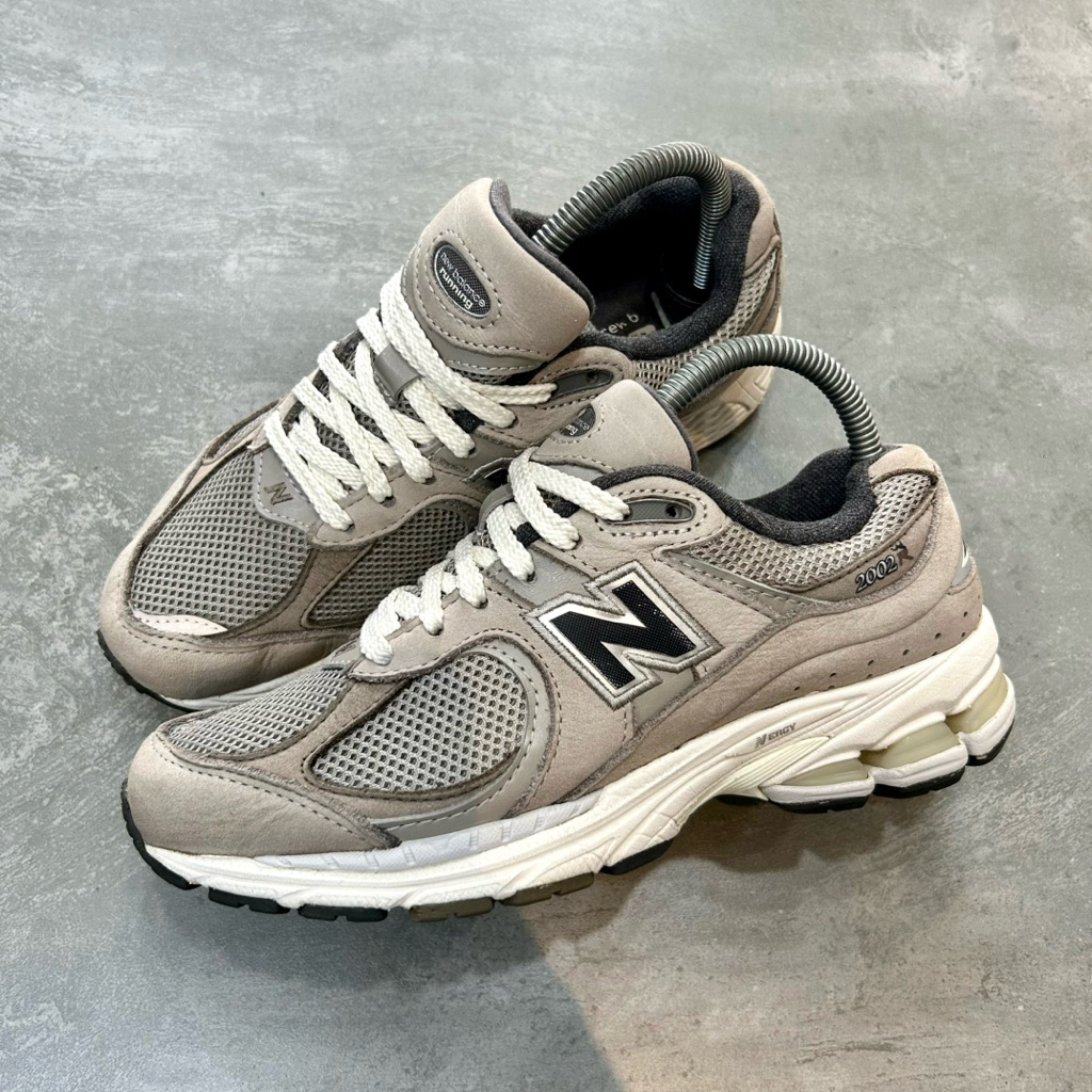 New Balance 2002R Marblehead