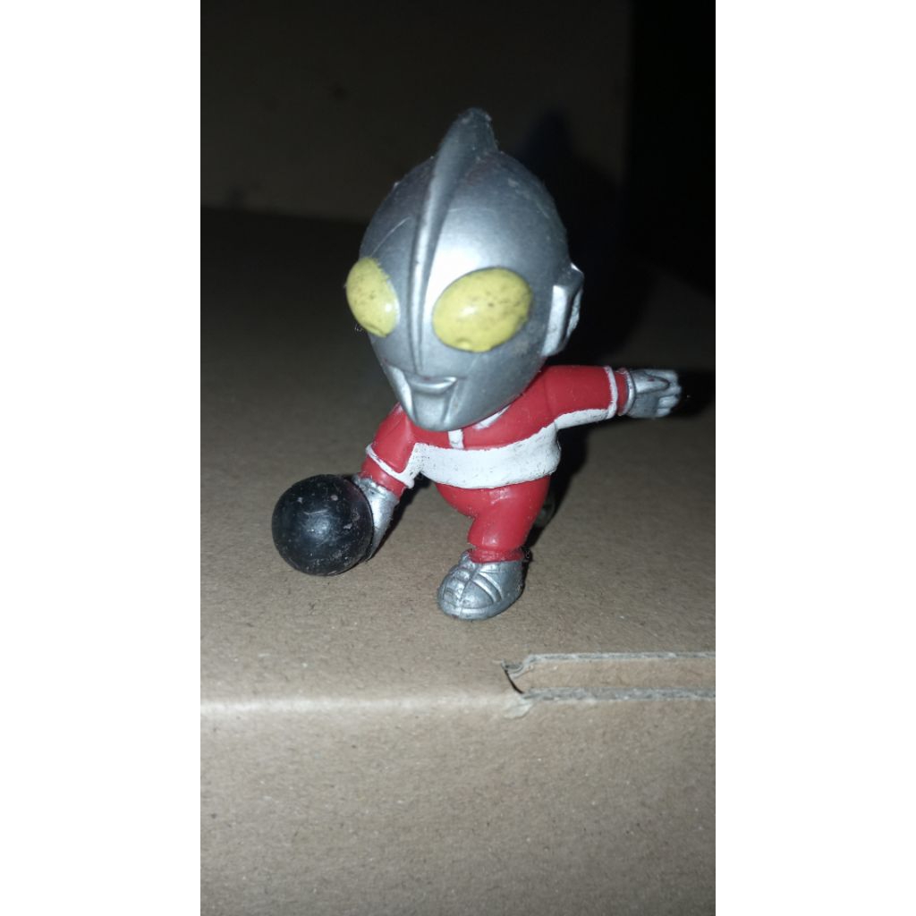 mini Figure Ultraman main bowling ori