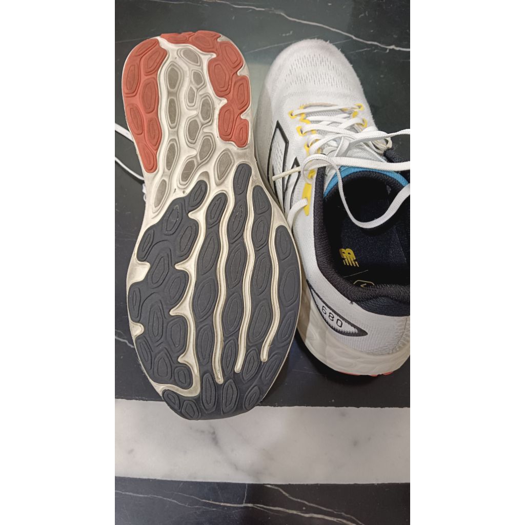 JUAL PRELOVED SEPATU NB 680 fresh foam