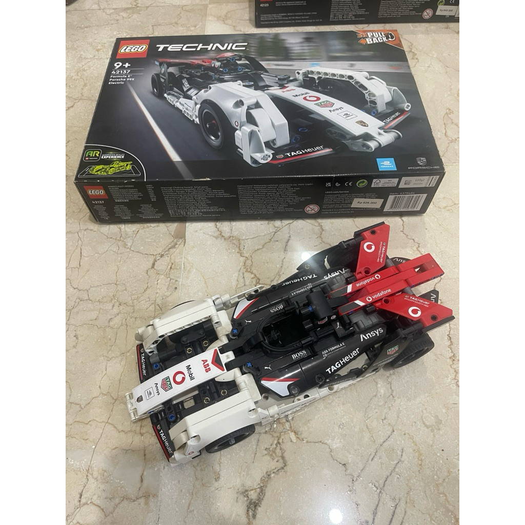 LEGO Technic Formula E Porsche 99X Electric 42137