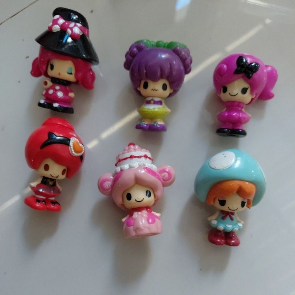 Koeda chan Doll Figure brand TAKARA tomy (+- 4 cm)