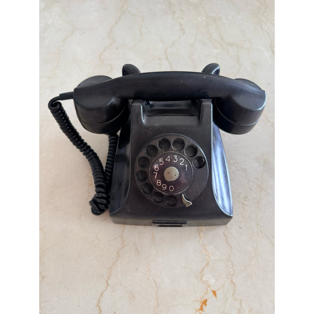 Vintage rotary telephone made in Sweden telpon putar jadul kuno klasik dekorasi koleksi