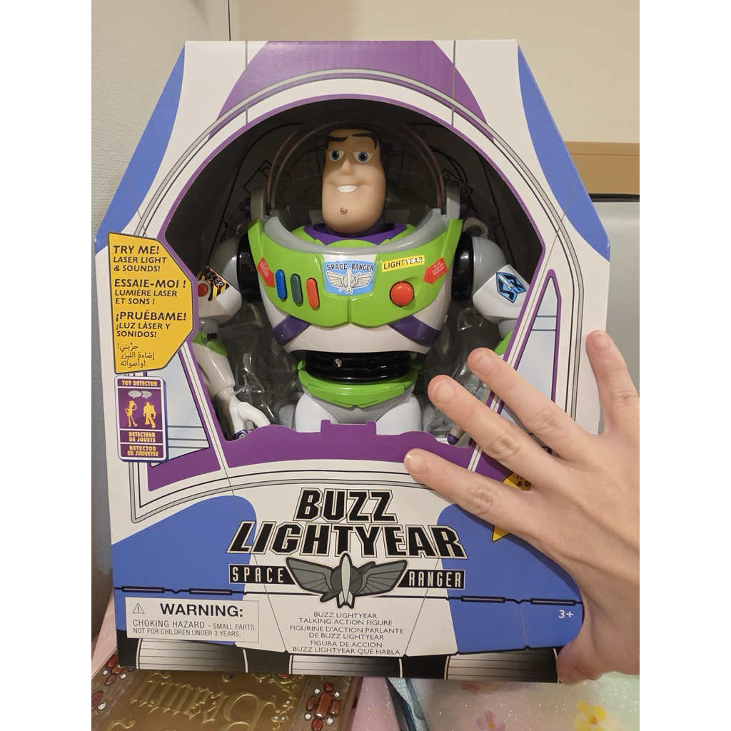 BUZZ DISNEY STORE LENGKAP DUS, tolong baca deskripsi