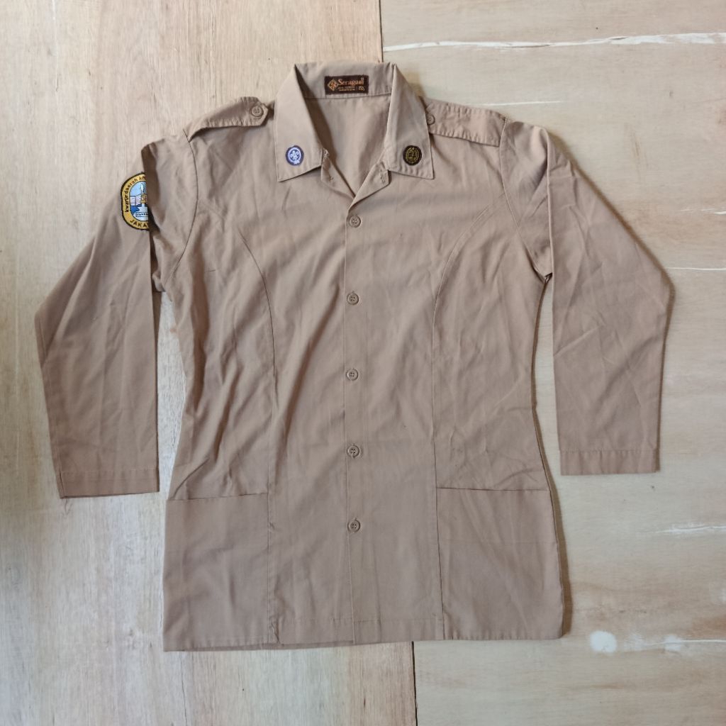 preloved baju pramuka putri kantong bawah merk seragam / fish 25