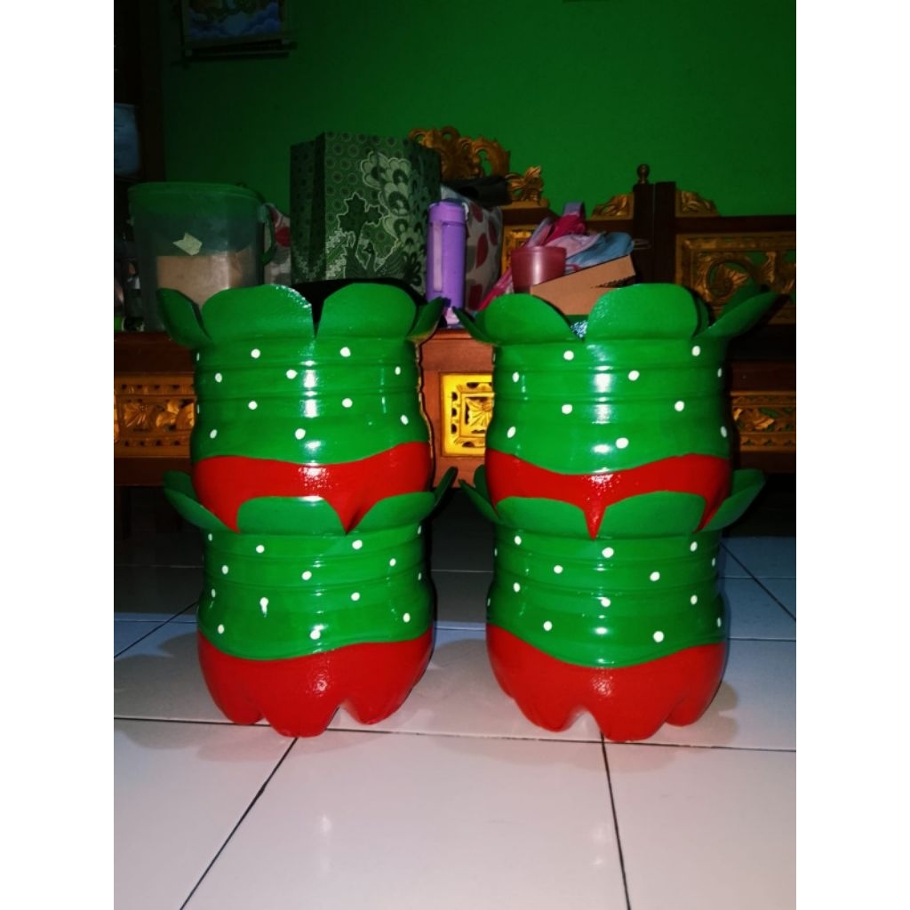 Pot Galon Le Minerale (motif dan warna random)