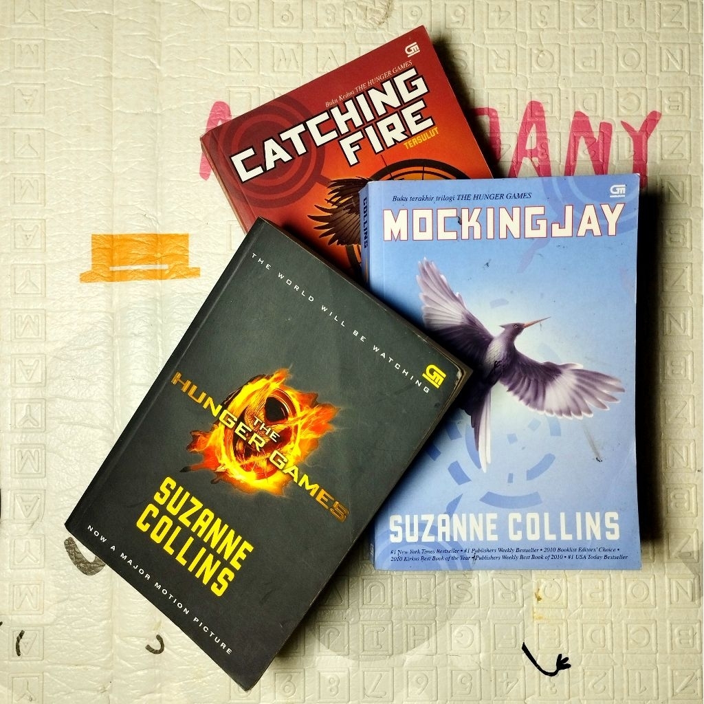 Novel The Hunger Games (Preloved)