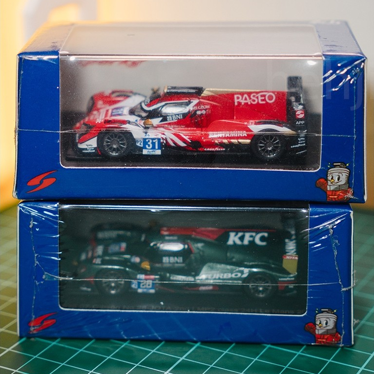 Sparky 1:64 24h le mans KFC Gibson no 28 dan 31 bundling
